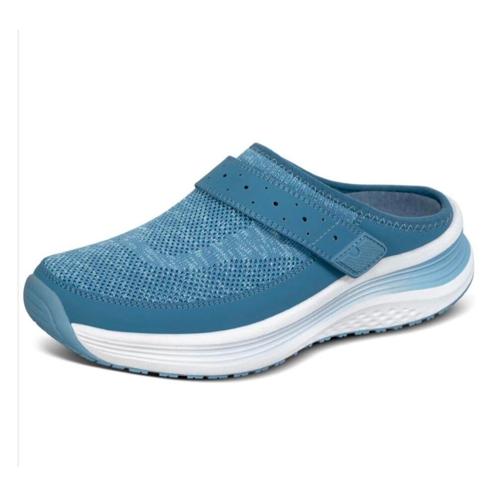 Stretch slip-ons with adjustable fit for pressure-free indoor-outdoor comfort.